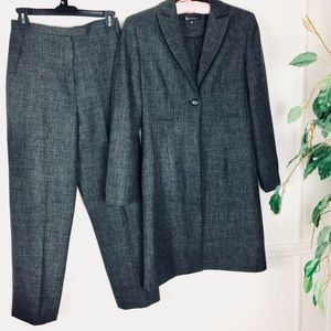 Larry Levine duster coat pant suit size 4